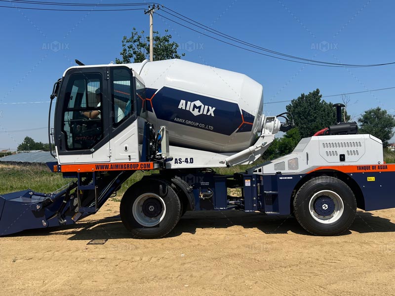 Self Loading Concrete Mixer to Peru